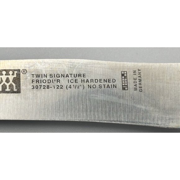 Zwilling TWIN SIGNATURE 4.5" STEAK Knife (30728-122), Made in Germany - Picture 3 of 5